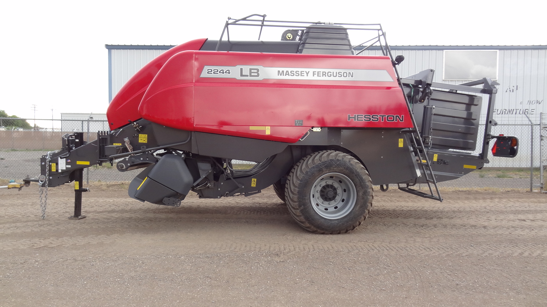 2024 Massey Ferguson MFLB2244