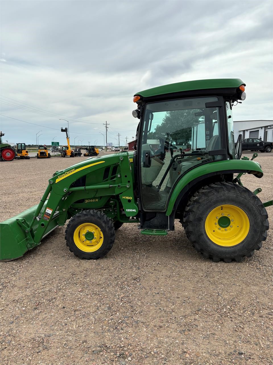 2016 John Deere 3046R