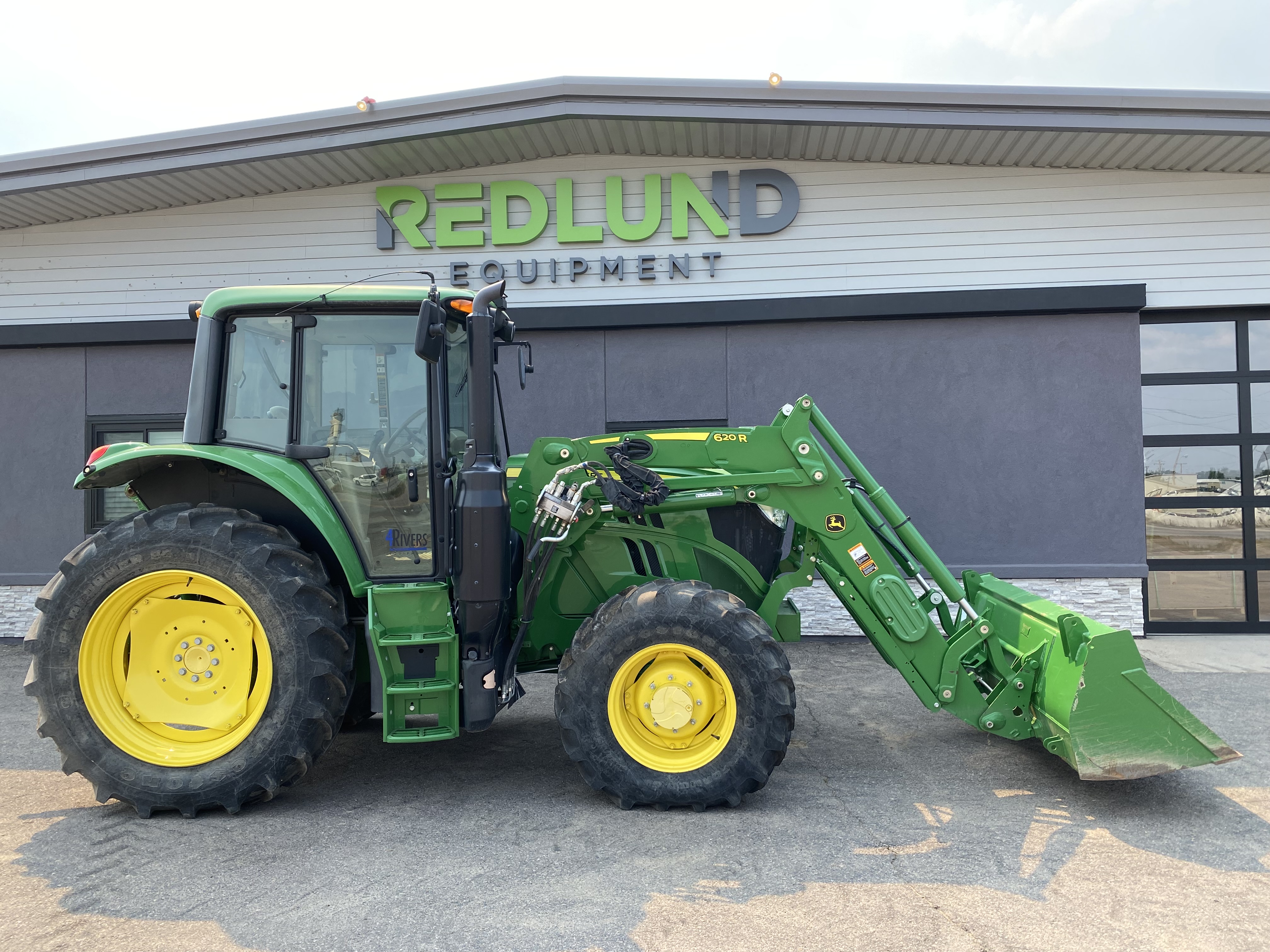 2018 John Deere 6110M