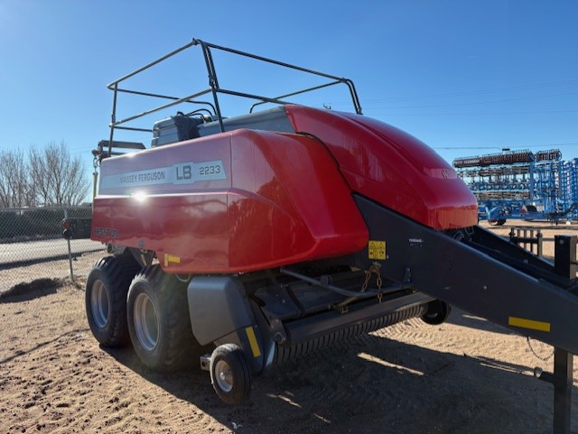 2026 Massey Ferguson MFLB2233
